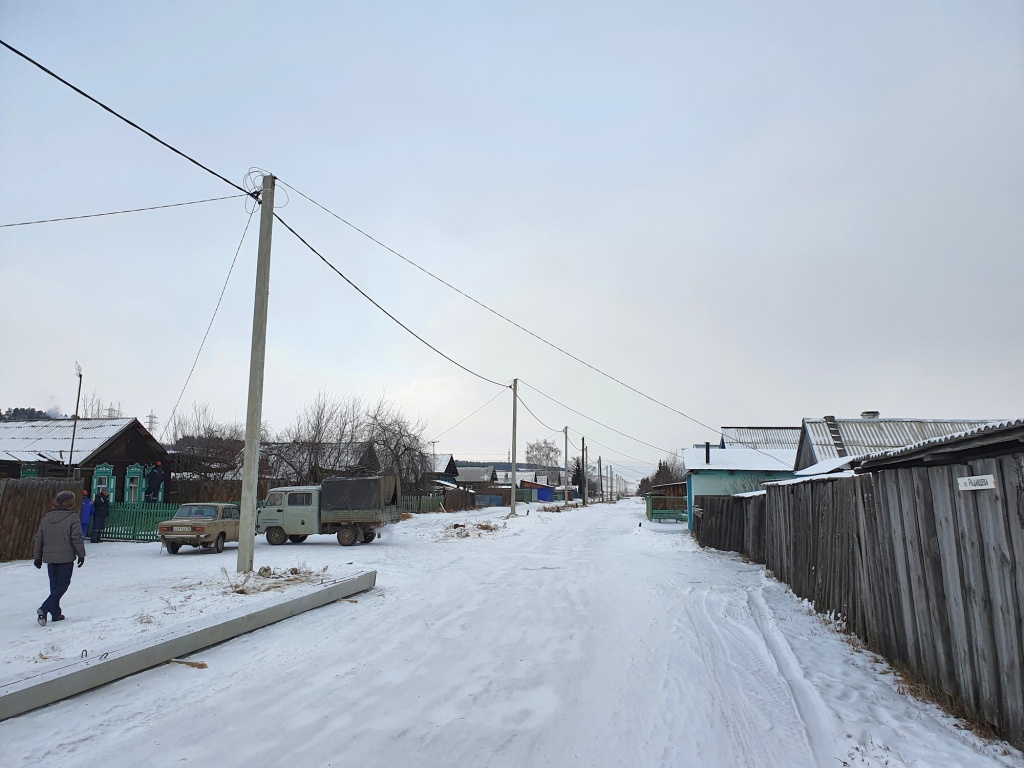 В поселке Мишелевка Усольского района, где находится некогда знаменитый  Хайтинский фарфоровый завод, «Облкоммунэнерго» завершает первые этапы  реконструкции поселковых электросетей